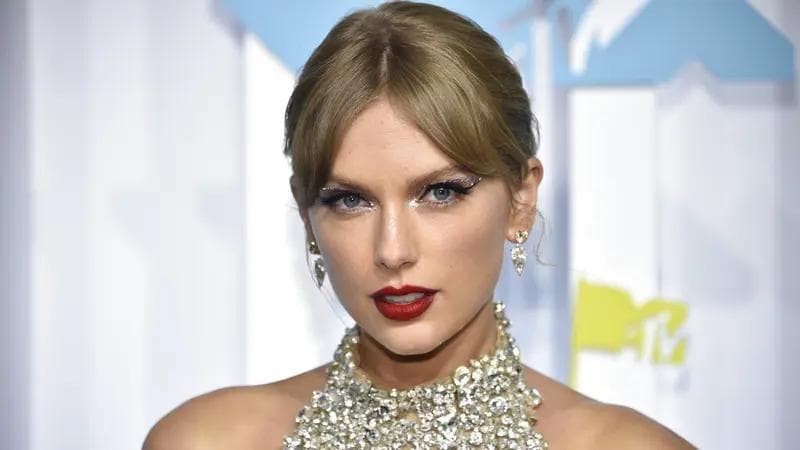 Taylor Swift: Dari Melodi ke Miliaran - Perjalanan Sang Bintang Pop ke Daftar Miliarder Dunia