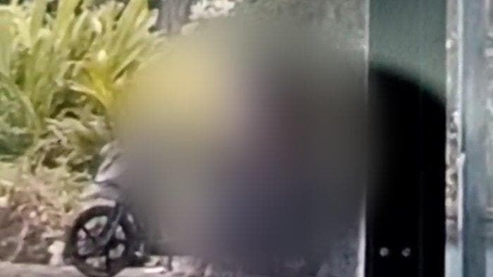 Pelajar SMP Mesum Di Tempat Umum