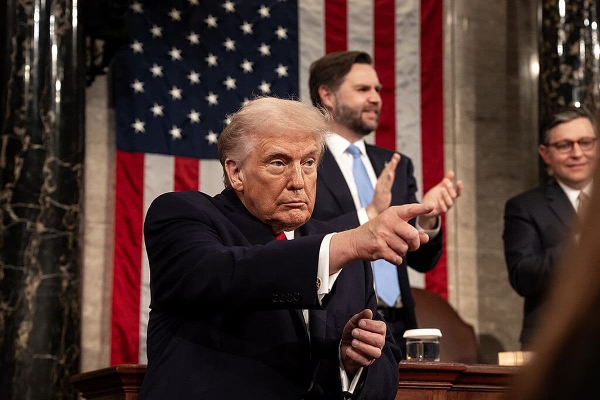 Situasi AS-Iran Memanas, Trump Rapat dengan Direktur CIA dan Menhan