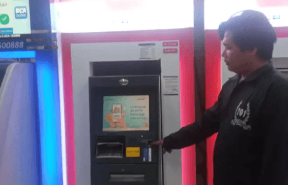 Modus Ganjal ATM di Rest Area, Pria Ini Kehilangan Ratusan Juta