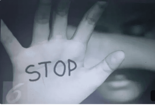 Kejam, Bocah 9 Tahun Disetrum dan Dipaksa Tenggak Miras