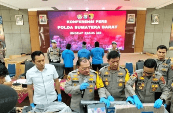 Mencuri Uang Rp 2,6 Miliar ,2 Personel Sabhara Polda Sumbar Di Tangkap