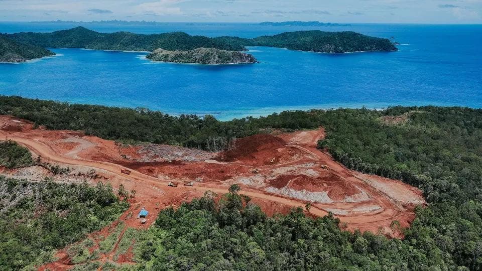 keindahan kepulauan raja ampat terancam hilang