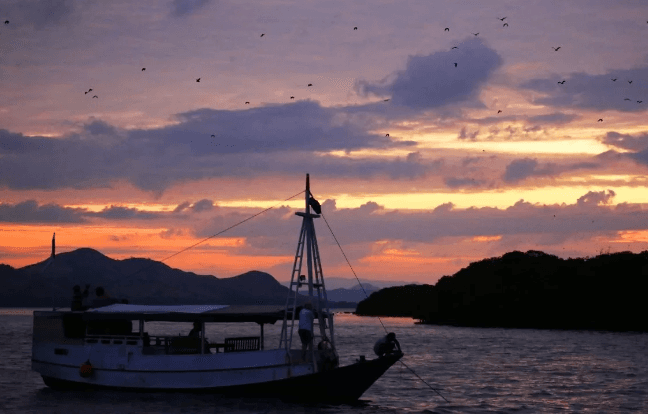 Suara Gaib hingga Sosok Menyeramkan di Lautan Komodo, Kisah Misteri Kapten Jo