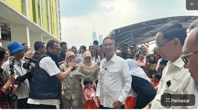 Tinjau Korban Kebakaran Manggarai, Heru Budi Beri Bantuan 450 Paket Sembako